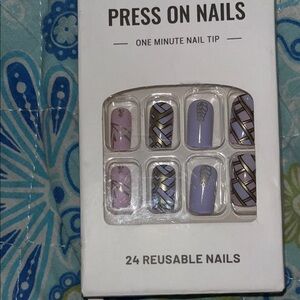 Lavender Press On Nails - 24 Reusable Nails.     Howdoiacceptyourpaymen?